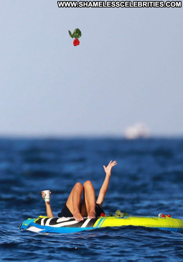 Heidi Klum No Source Bikini Yacht Beautiful Babe Posing Hot Celebrity