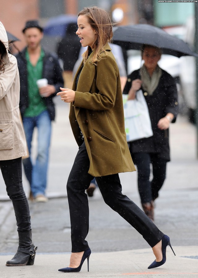 Olivia Wilde New York High Resolution Candids Posing Hot Celebrity